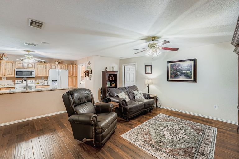 399-upper-elgin-river-rd---web-quality---008---06-living-room.jpg