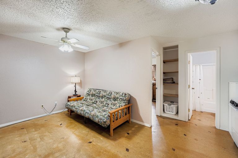 399-upper-elgin-river-rd---web-quality---010---08-living-room.jpg