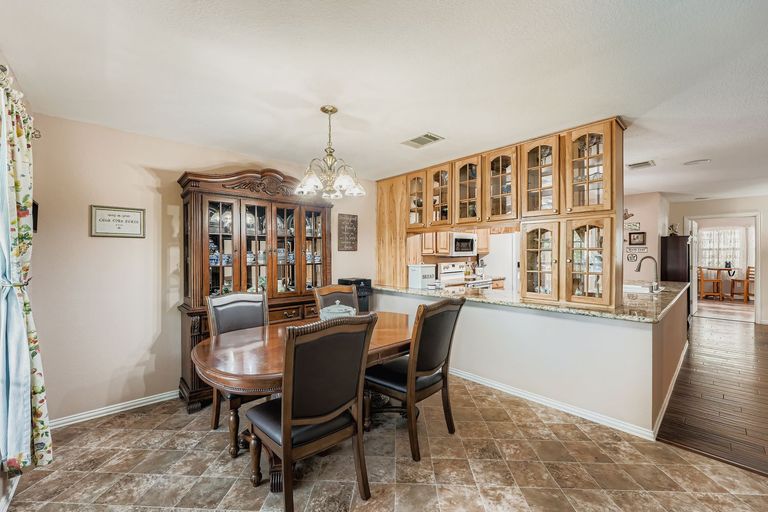 399-upper-elgin-river-rd---web-quality---013---11-dining-room.jpg
