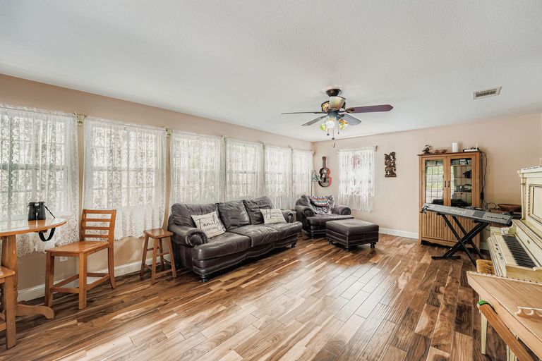 399-upper-elgin-river-rd---web-quality---019---18-family-room.jpg