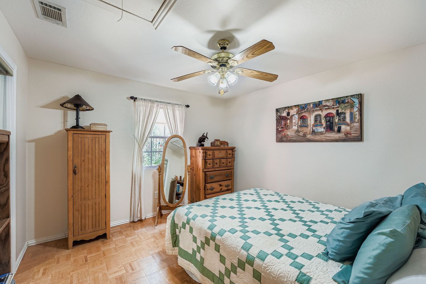 399-upper-elgin-river-rd---web-quality---027---28-bedroom.jpg