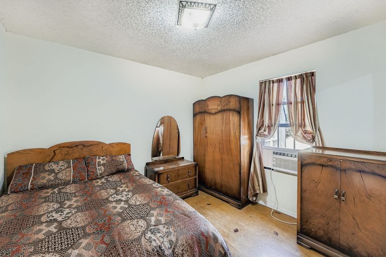 399-upper-elgin-river-rd---web-quality---029---31-bedroom.jpg