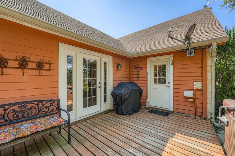 399-upper-elgin-river-rd---web-quality---032---34-deck.jpg