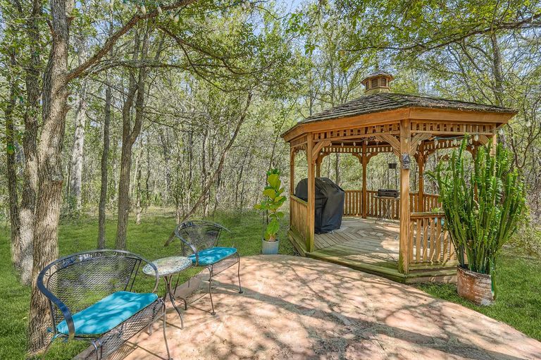 399-upper-elgin-river-rd---web-quality---037---42-gazebo.jpg