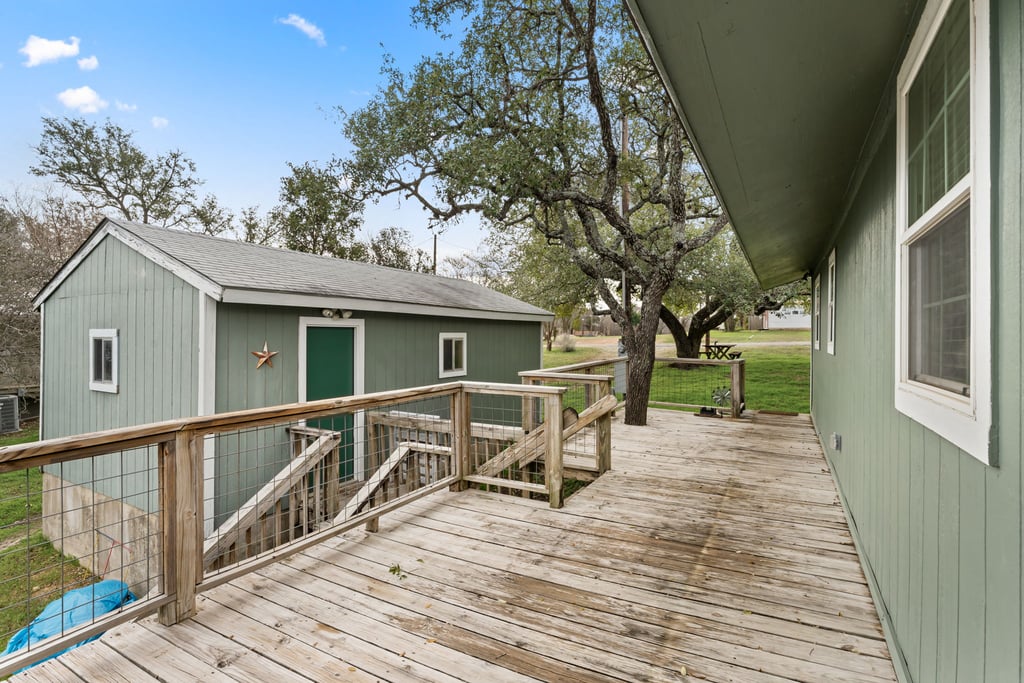3f726d84-3-custom-204-terrace-dr-18-of-21.jpg