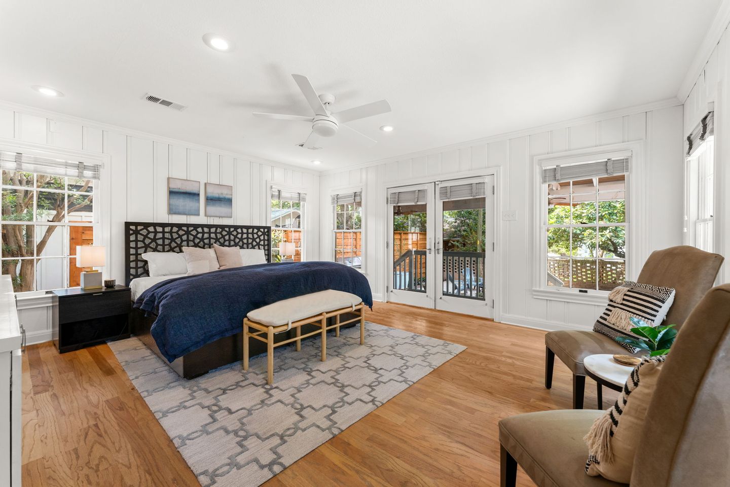 3fa3e7a1-9-web-or-mls-1703-w-31st-st-1-of-4.jpg