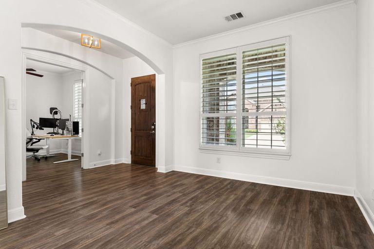 4-custom-3917-rosa-park-ln-(11-of-38).jpg