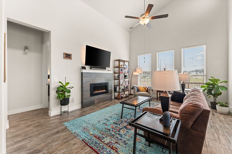 4-web-or-mls-11320-charger-wy-19.jpg