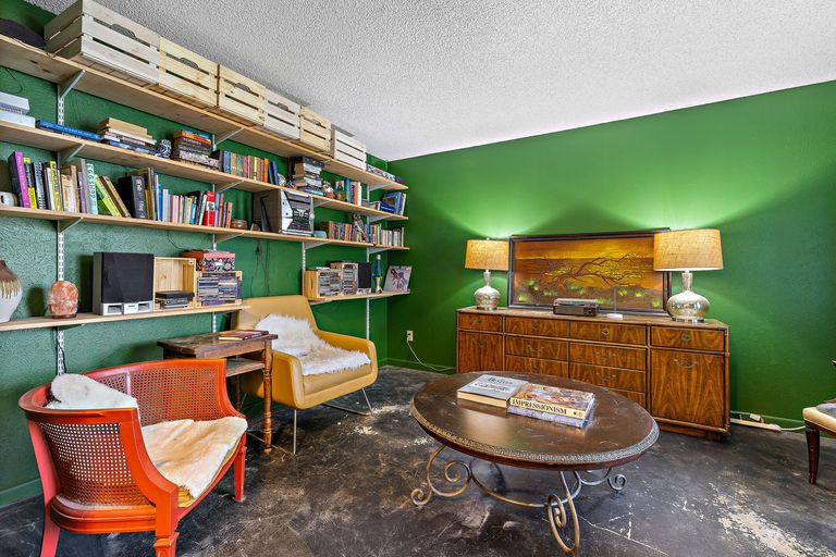 4-web-or-mls-11604-oak-trail-kcp-042924---33-1720978336.jpg