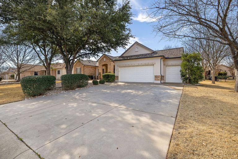 4-web-or-mls-120-durango-trail-kcp-022625---201.jpg