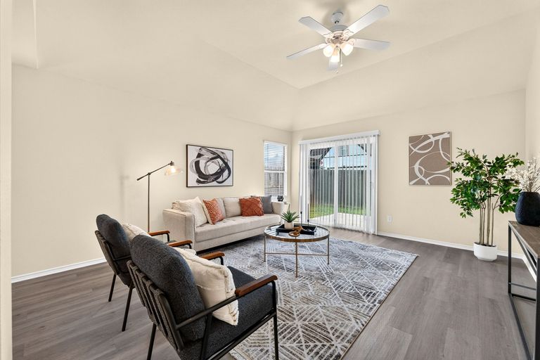 4-web-or-mls-1604-southwestern-trail-(8-of-25).jpg