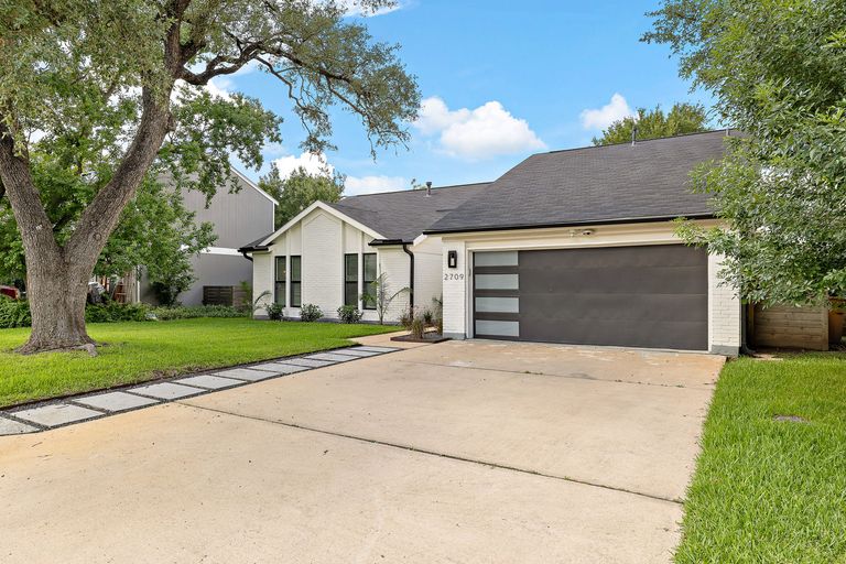 4-web-or-mls-2709-jorwoods-dr-kcp-070825---225.jpg