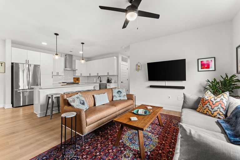4-web-or-mls-3101-govalle-ave-215-11.jpg