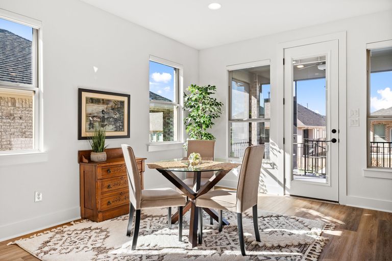 4-web-or-mls-3234-amore-way-(13-of-30).jpg