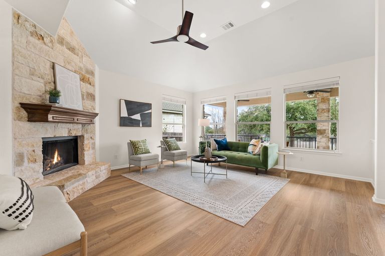 4-web-or-mls-7908-via-verde-dr-(5-of-41).jpg