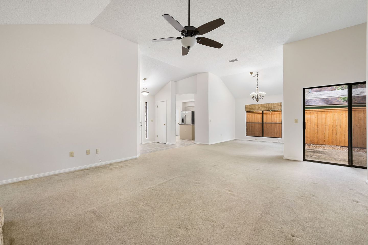 4-web-or-mls-8302-mendota-cove-kcp-081325---75.jpg