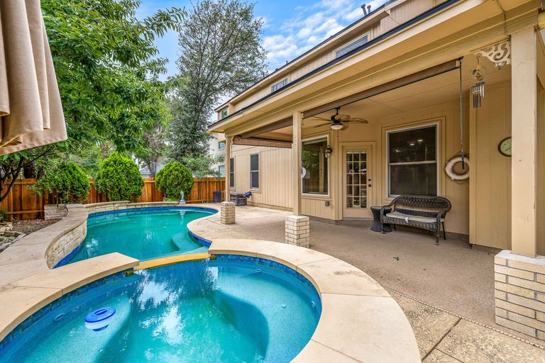 4-web-or-mls-8410-cambria-dr-kcp-042425---149.jpg