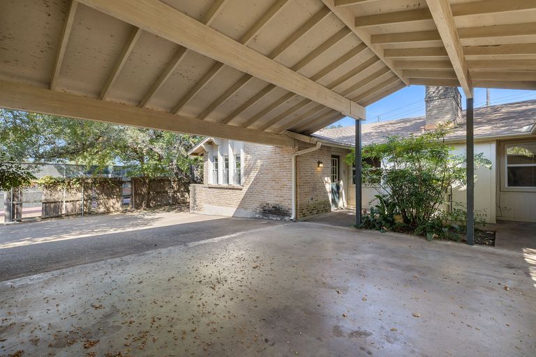 4-web-or-mls-8802-westover-club-dr-kcp-091725---209.jpg