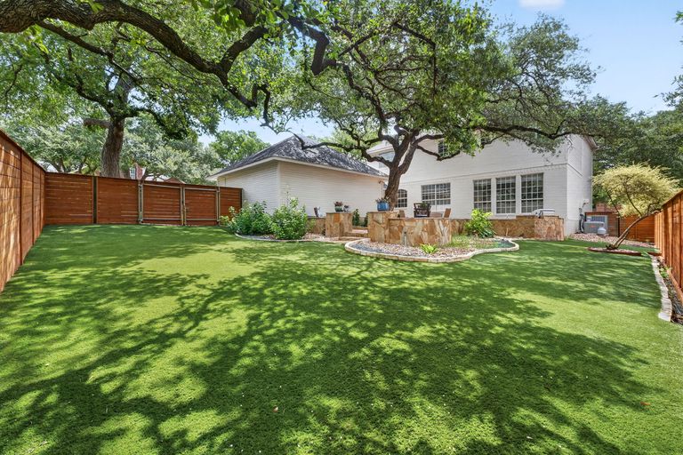 40-web-or-mls-11314-pebble-garden-(40-of-47).jpg