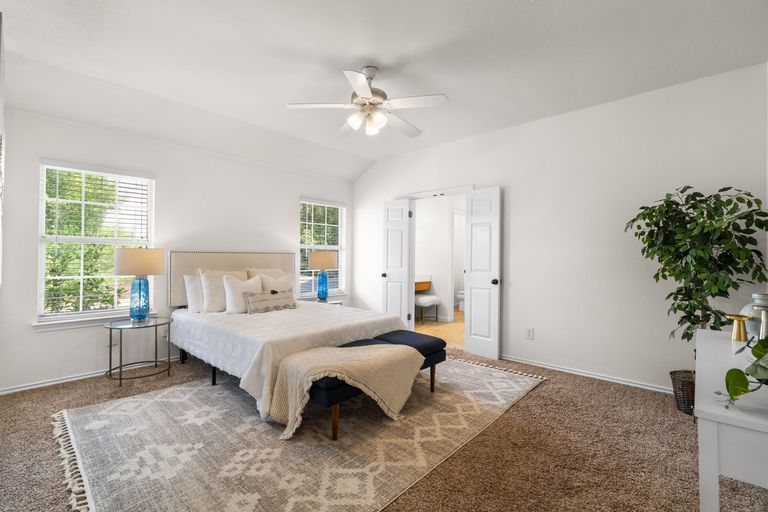 41-web-or-mls-16801-stockton-dr.jpg
