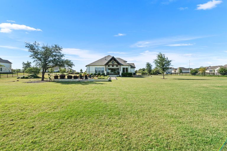 42-web-or-mls-217-northcrest-dr.jpg