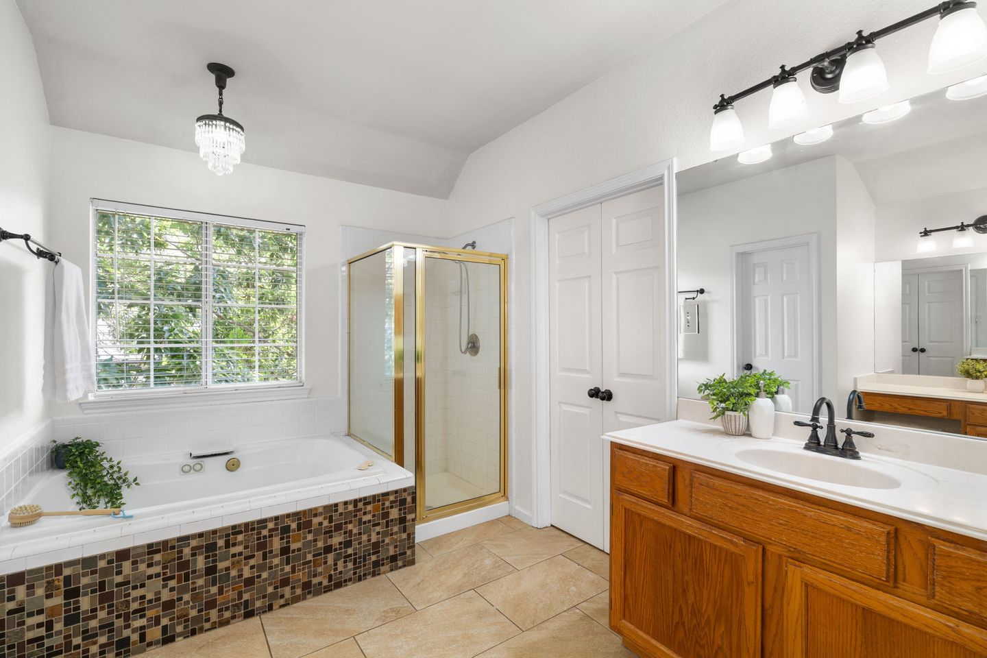 43-web-or-mls-16801-stockton-dr.jpg