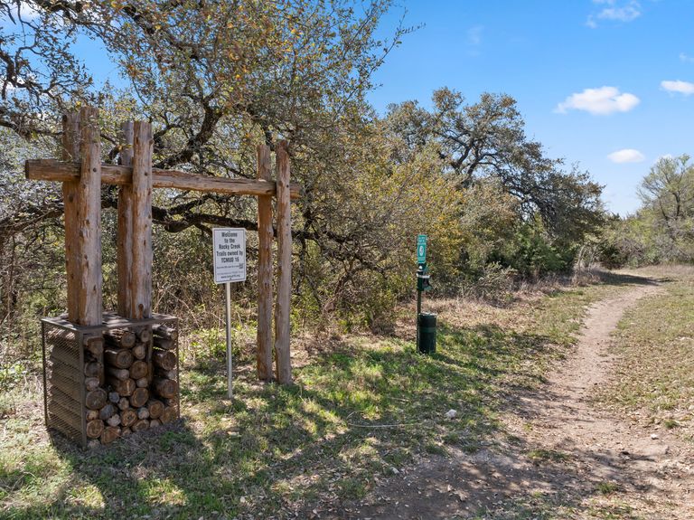 44-web-or-mls-17609-wildrye-dr-(42-of-46).jpg