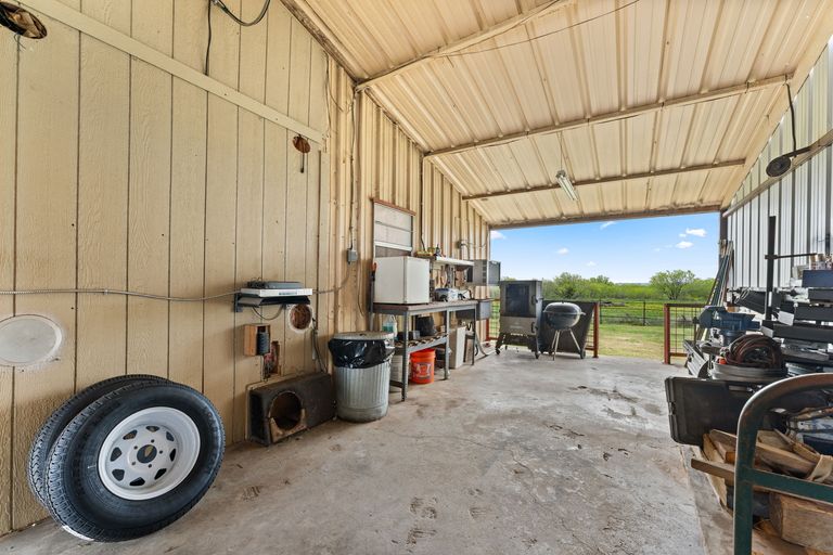 44-web-or-mls-2400-rohde-rd-(27-of-44).jpg