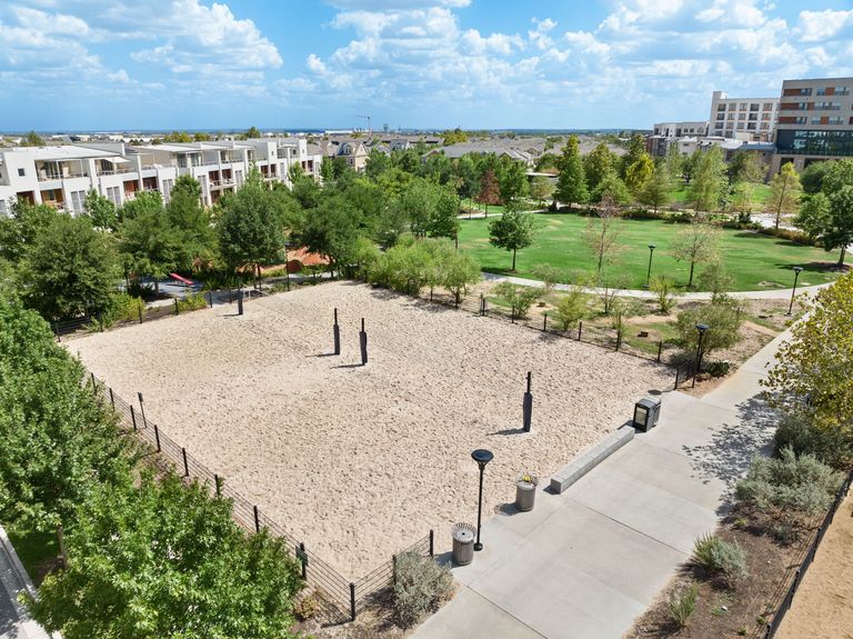 44-web-or-mls-mueller-amenities-(3-of-16).jpg