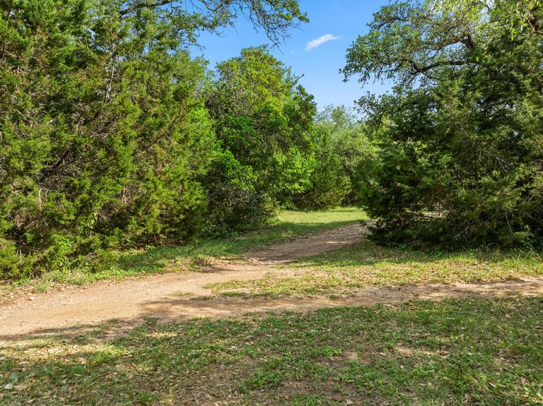 45-web-or-mls-11205-cap-stone-dr-37.jpg