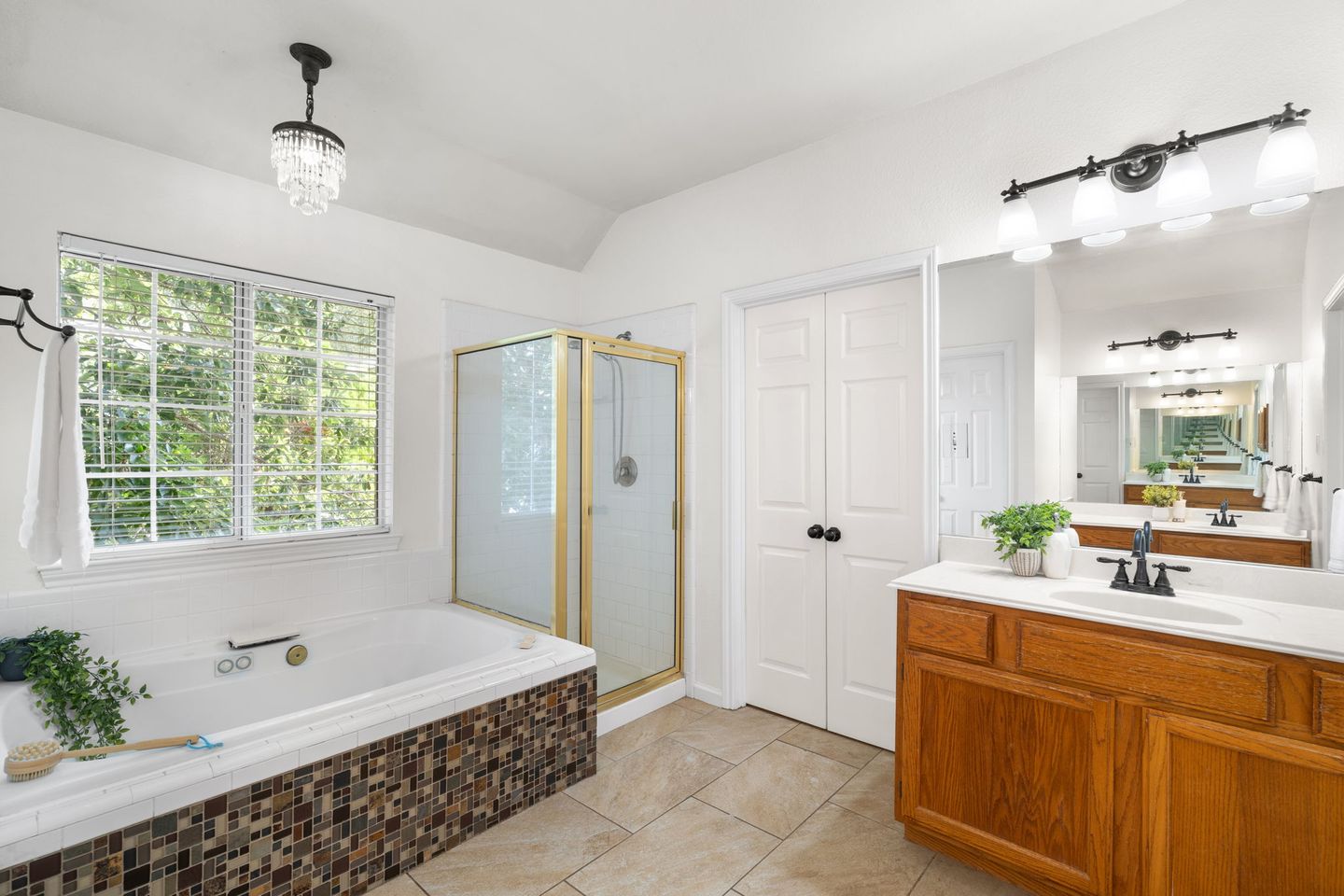 46-web-or-mls-16801-stockton-dr.jpg