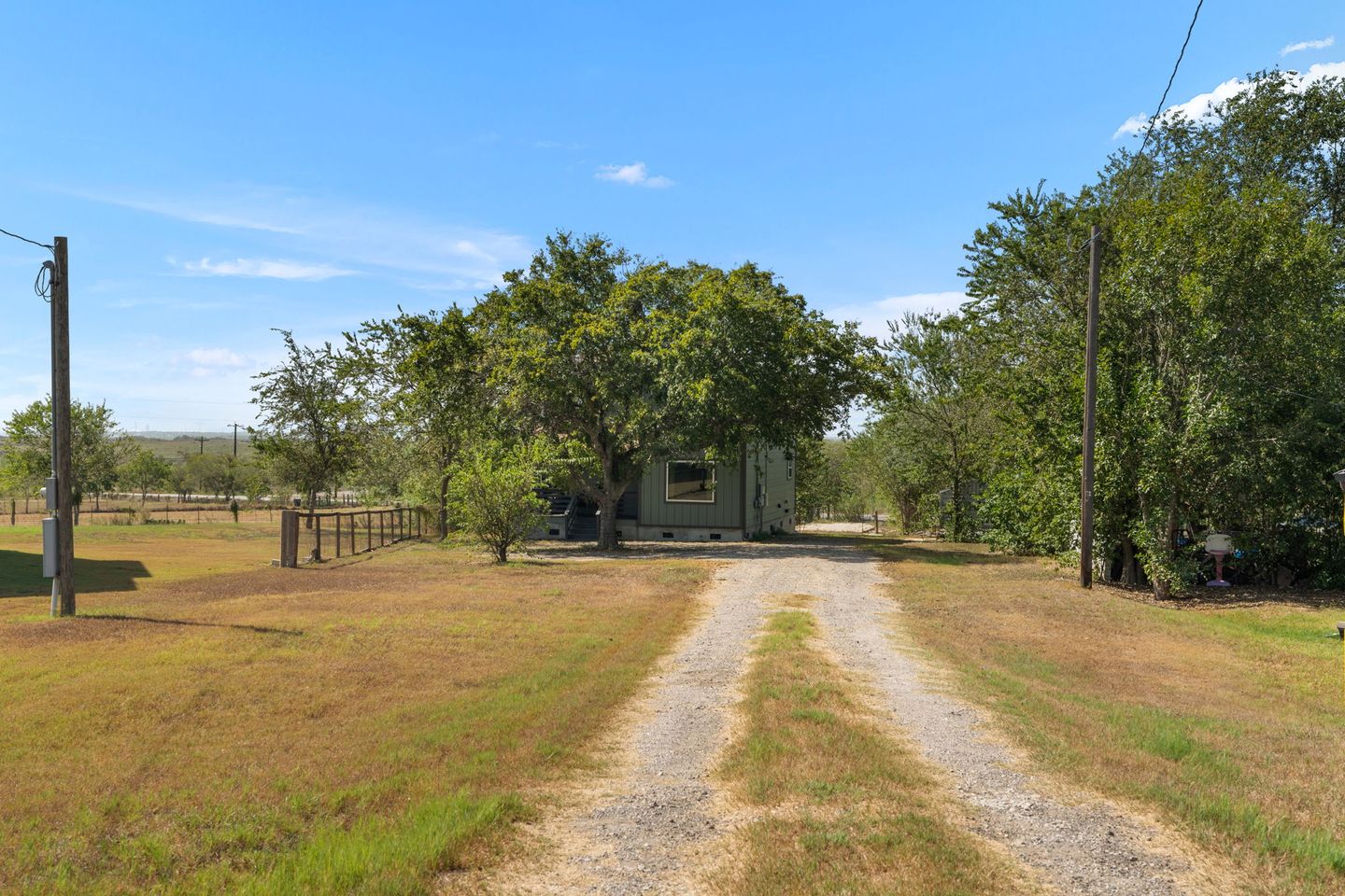 47-web-or-mls-12213-mustang-dr.jpg