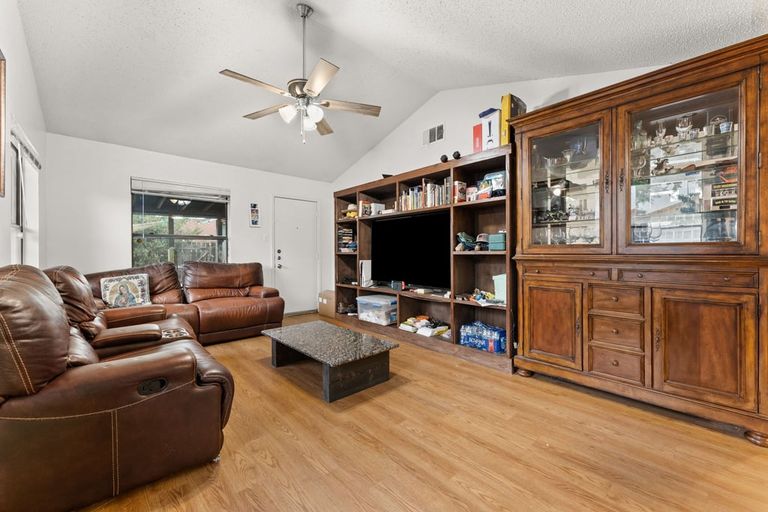 5-custom-12310-alderbrook-dr-(3-of-25).jpg
