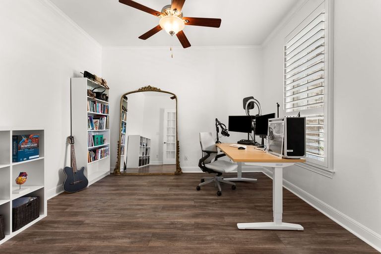 5-custom-3917-rosa-park-ln-(9-of-38).jpg
