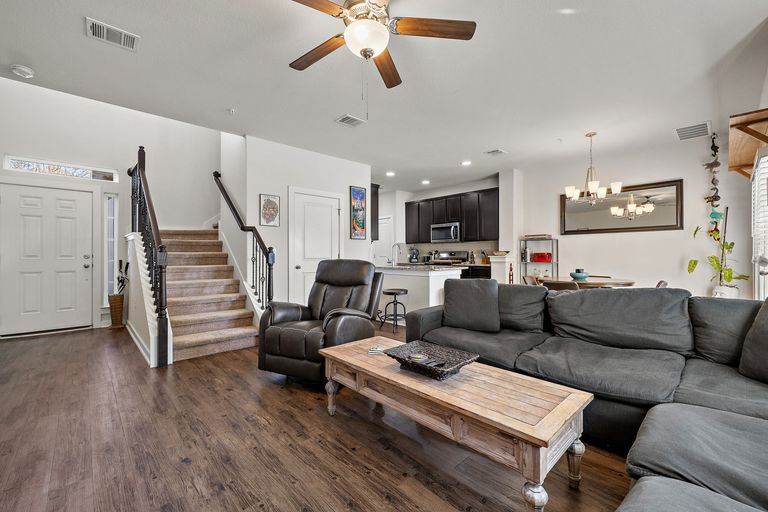 5-web-or-mls-1101-e-parmer-ln-318-kcp-011926---56.jpg