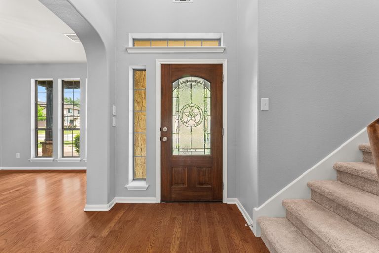 5-web-or-mls-11205-cap-stone-dr.jpg