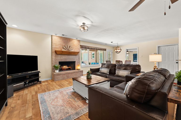 5-web-or-mls-11551-farm-to-market-32-6.jpg