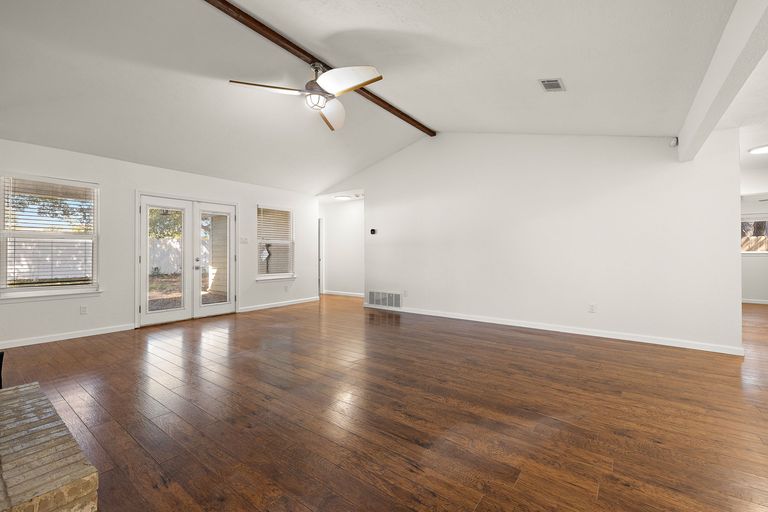 5-web-or-mls-11608-tanglebriar-trail-kcp-090226---83.jpg
