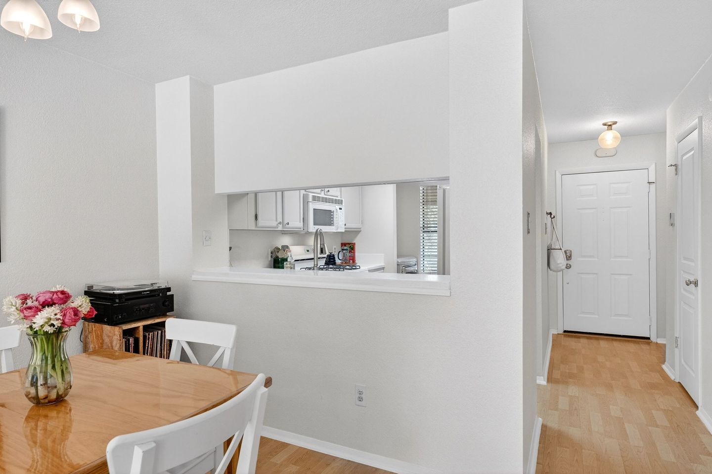 5-web-or-mls-1411-gracy-farms-ln-118-(5-of-27).jpg