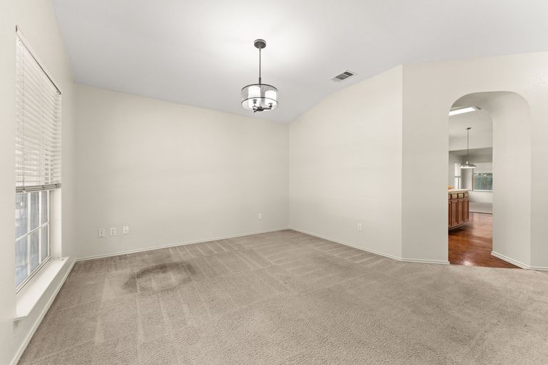 5-web-or-mls-1501-santana-st-(1-of-27).jpg