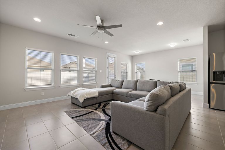 5-web-or-mls-151-catalina-dr-kcp-032525---65.jpg