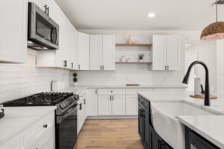 5-web-or-mls-1604-cedar-ave-(8-of-25).jpg