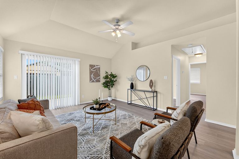 5-web-or-mls-1604-southwestern-trail-(9-of-25).jpg