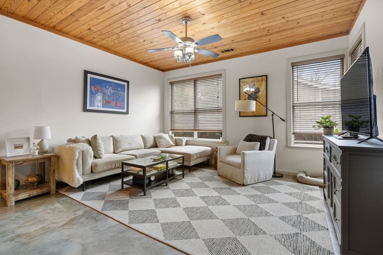 5-web-or-mls-1813-waterston-ave-kcp-022125---59.jpg