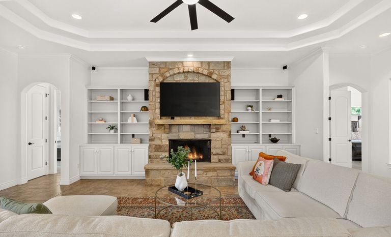 5-web-or-mls-201-canyon-vista-ln-(18-of-29).jpg