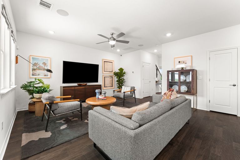 5-web-or-mls-2918-tavern-dr-(3-of-50)-1724364754.jpg