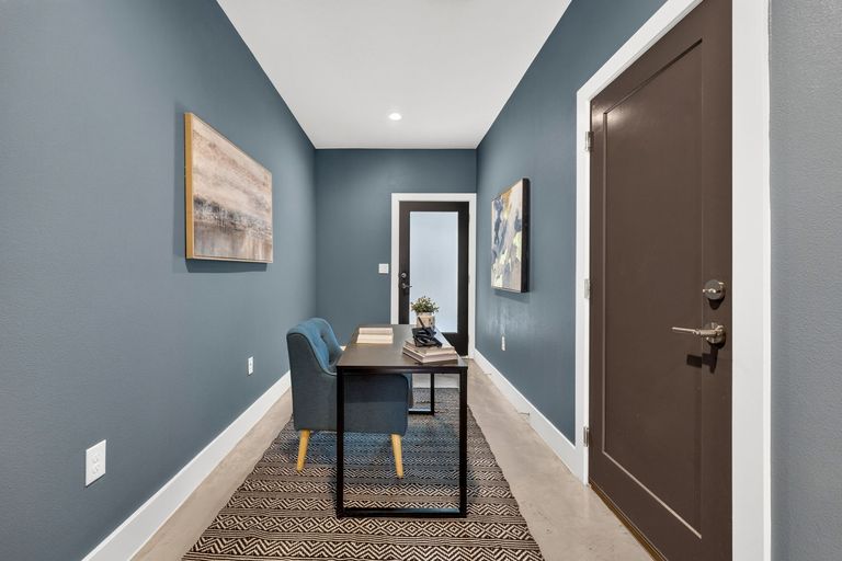 5-web-or-mls-3700-clawson-rd-603-(5-of-26).jpg