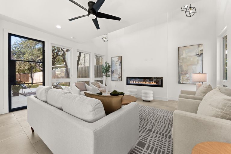 5-web-or-mls-3814-wadford-st-(1-of-1).jpg