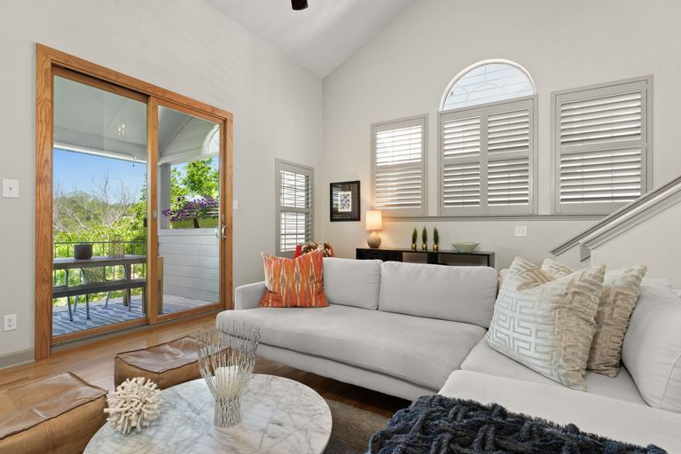 5-web-or-mls-4002-shoal-creek-blvd-b-(12-of-25).jpg
