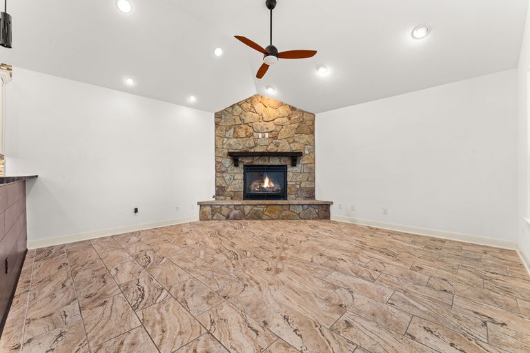 5-web-or-mls-4900-fiore-trail-18-1725474383.jpg